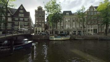 amsterdam gata med gångbro över de kanal, nederländerna video