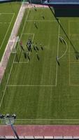 verticaal video van voetbal bij elkaar passen antenne visie
