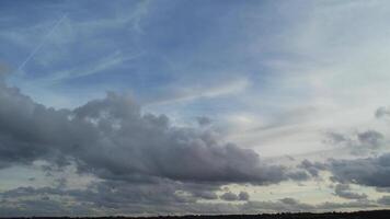 temps laps métrage de vite en mouvement le coucher du soleil des nuages plus de Angleterre Royaume-Uni video