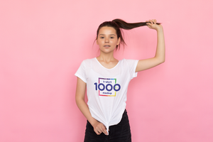A woman wearing a t - shirt psd