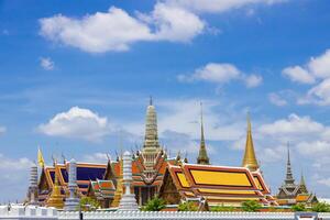 tailandés real templo viaje punto de referencia de el Esmeralda Buda wat phra Kaew, grandioso palacio, Bangkok foto