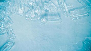 cubos de hielo fondo,cubitos de hielo textura, cubitos de hielo papel pintado, hielo ayuda a sensación refrescado y frio agua desde el cubos de hielo ayuda el agua actualizar tu vida y sensación bueno.hielo bebidas para refresco negocio foto