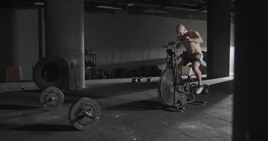 actif sportif Faire exercice sur air bicyclette video