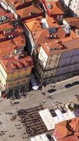 porto, Portugal. aéreo Visão do famoso histórico europeu cidade, ribeira Faz porto video