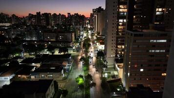 szenisch Sonnenuntergang Horizont im Curitiba parana Brasilien.. Stadt farbig. video
