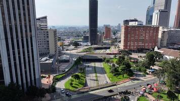 increíble bogota horizonte a bogota en distrito capital Colombia.. horizonte ciudad avenida. foto