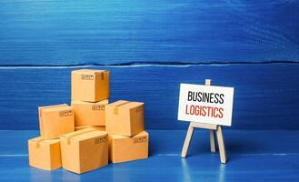 cajas y caballete con negocio logística. suministro cadena administración y eficiencia logística. atractivo intermediarios, márketing y publicidad. comercio cooperación, Al por menor entrega . foto